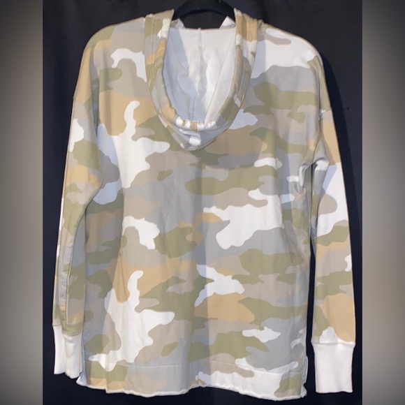 aerie Oversized Hoodie with High Side Slits in Sun Washed Desert Camo size XS - Picture 9 of 16